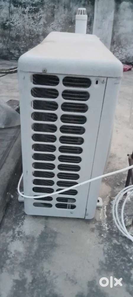 AC dhedh ton with gas and pipe