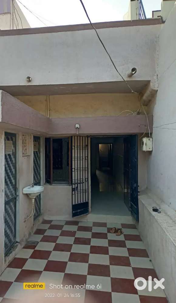 રતનપર સુરેન્દ્રનગર ઘર વહેંચાણ થી આપવાનું છે