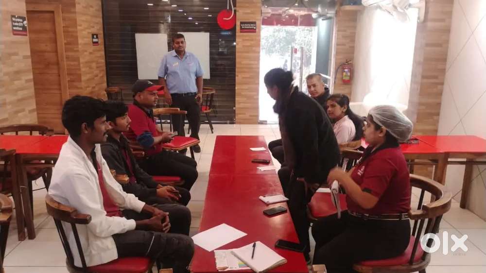 Rominus pizza and burger