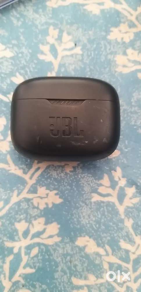 JBL 130 ANC EARBUDS