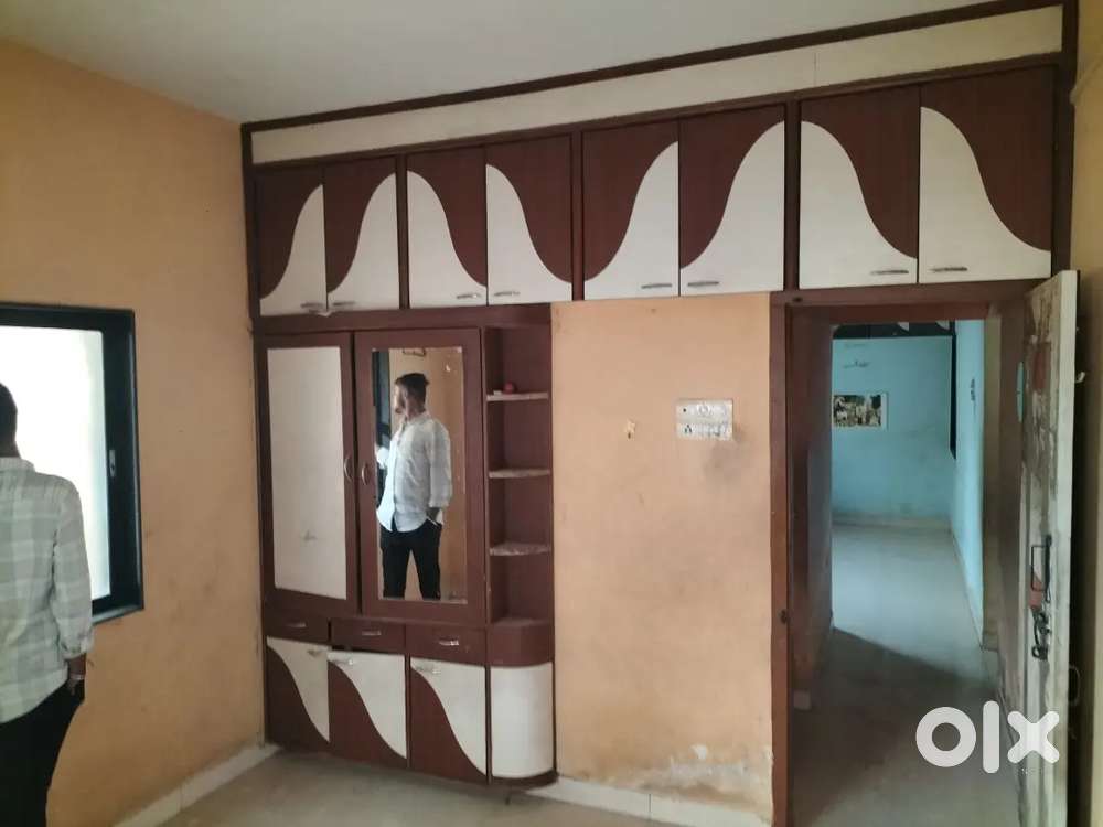 1 BHK flat for rent in Palus