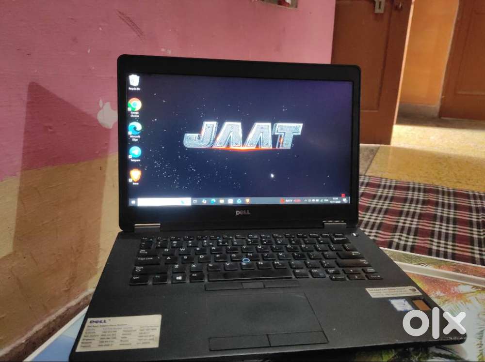 Dell latitude E7470. Intel R core  i7-6600U 2.6GHZ 8GB RAM 256GB SSD