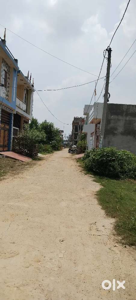 Ready to move plots for sale in jankipuram extension