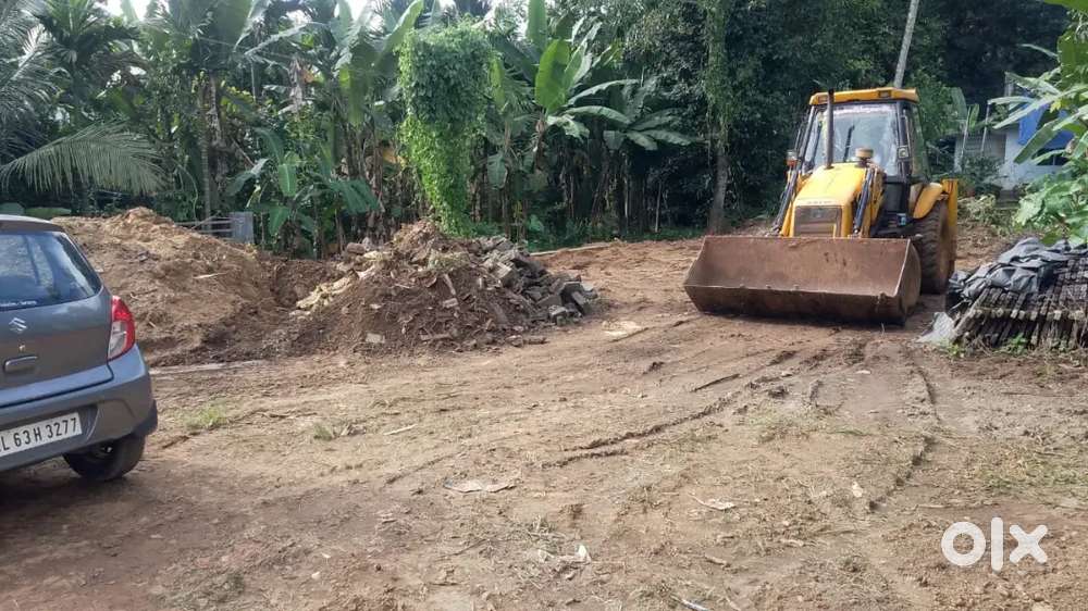 5, 6 , 10 cent plots @ mattakuzhi higway bustop300mtrs( loan facility)