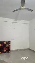 Female roommate required