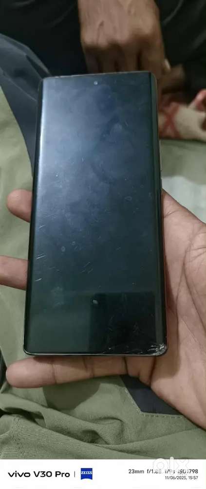 Vivo v29 8 128 orginal charger display me don't hai halka sa
