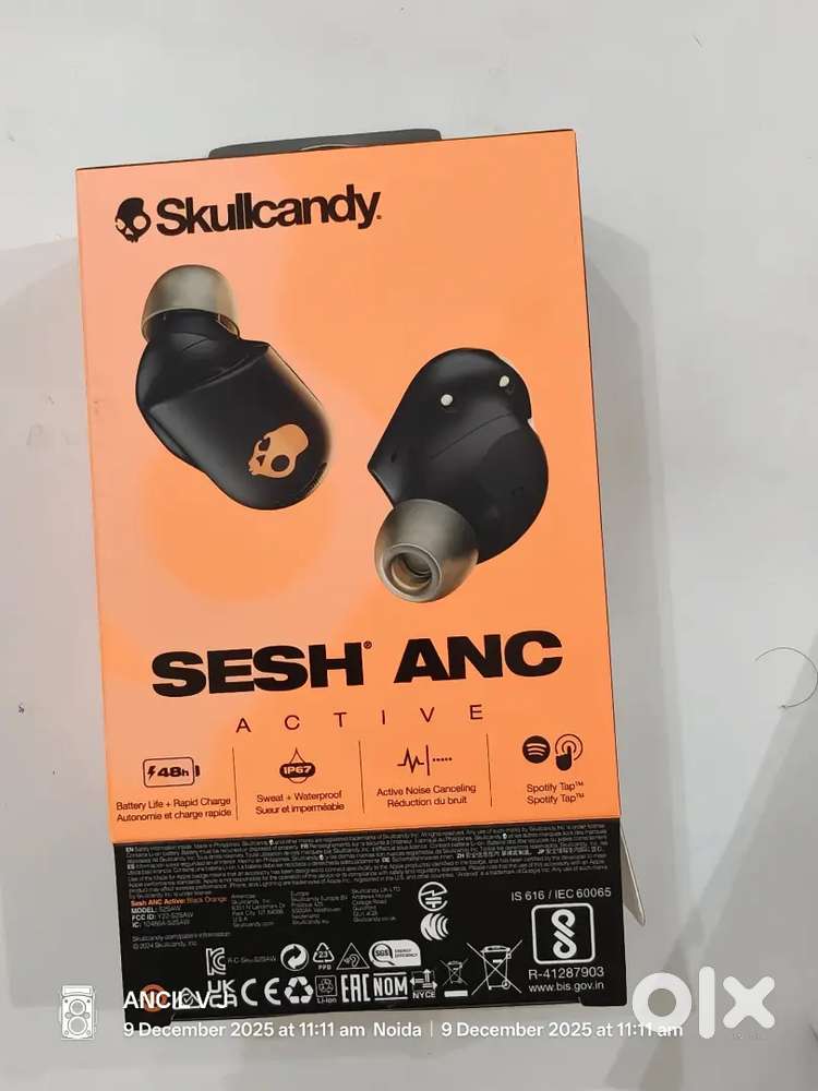 Skullcandy earbuds