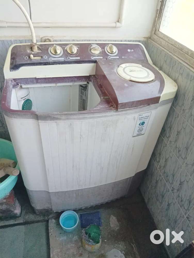 LG's semi - autometic washing machine