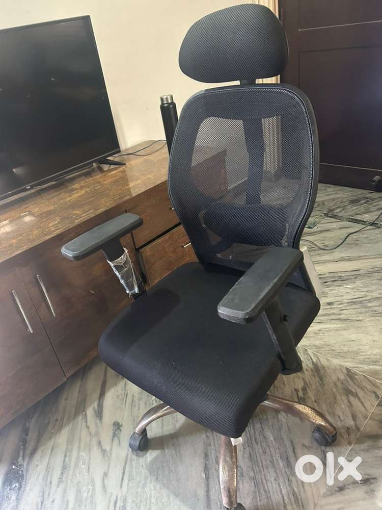 Work chair