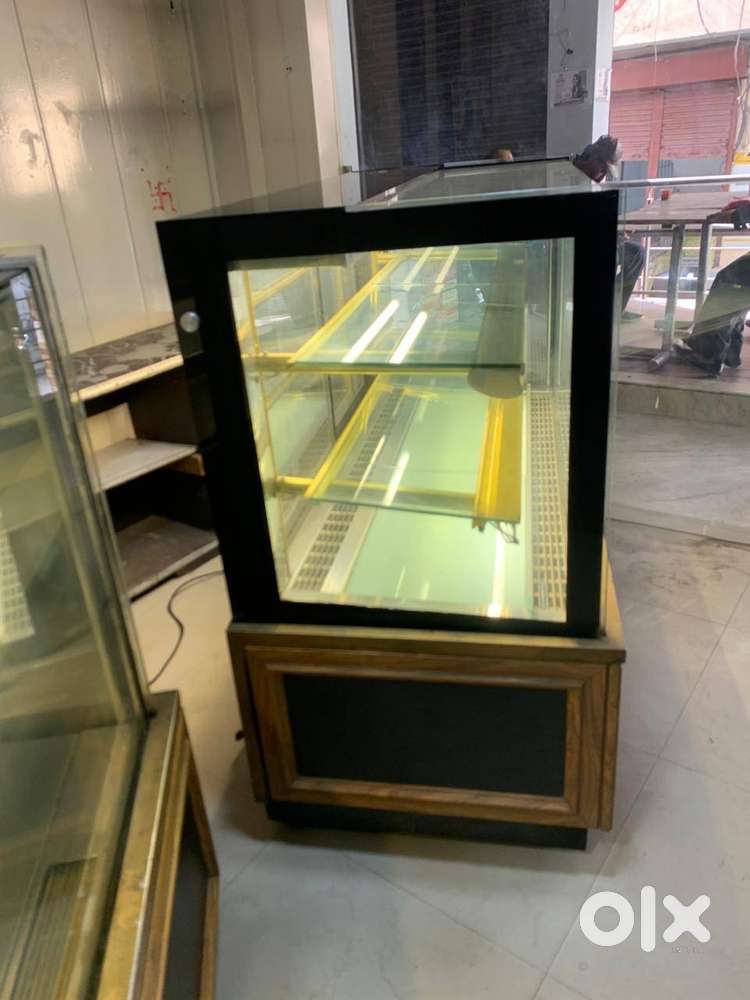 COOLING AND HEATING FREEZERS