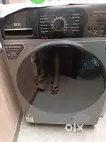 Front loaded fully automatic washing machine