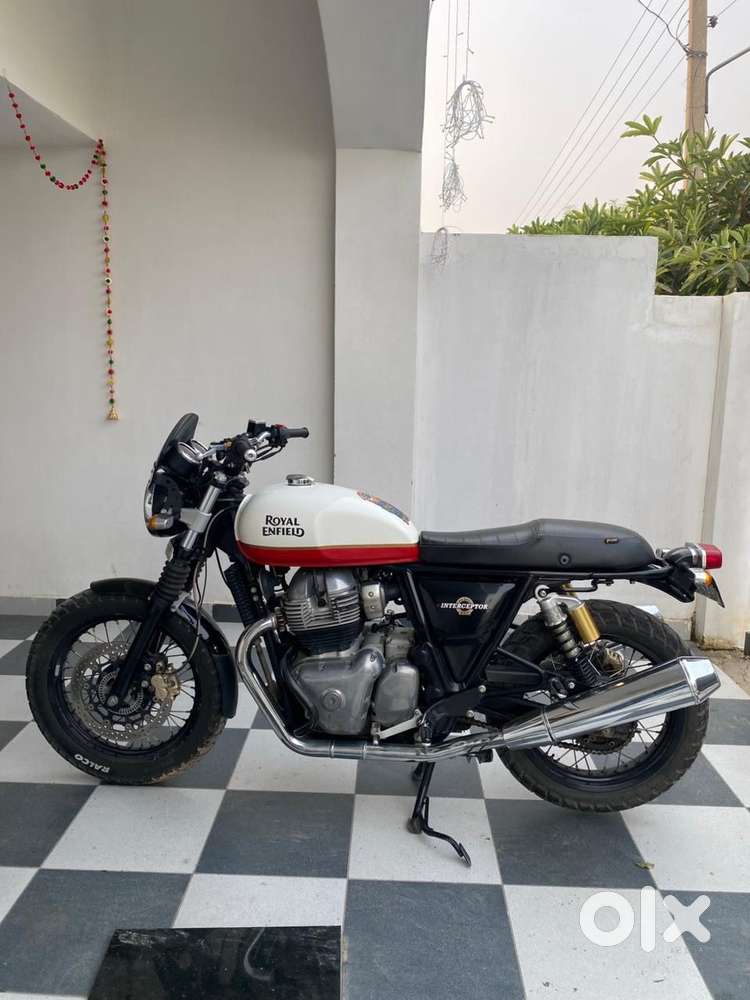 Interceptor 650 ( red and white edition)