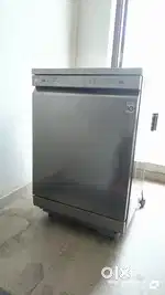 Dish washer