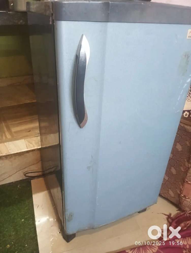 Godraj fridge 180 litres working