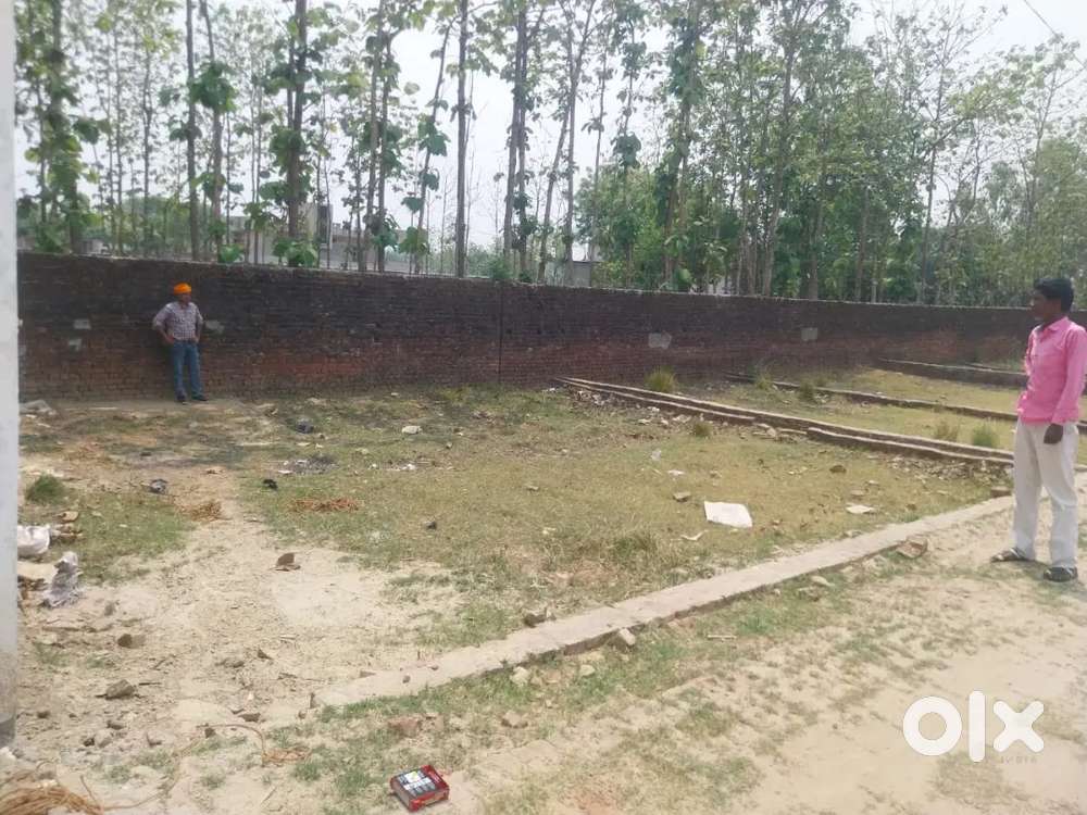 Air force hospital se 1 km ki duri aur padri bazar se 2 km ki duri pr