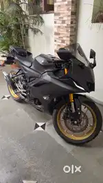 FIRST OWNER R15 V4 BLACK JUNE 2024 PURCHASED MINT CONDITION