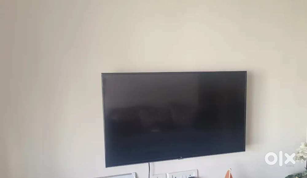43 Inches MI TV