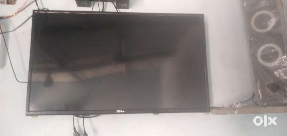 PHX led tv presh condition  3 year old