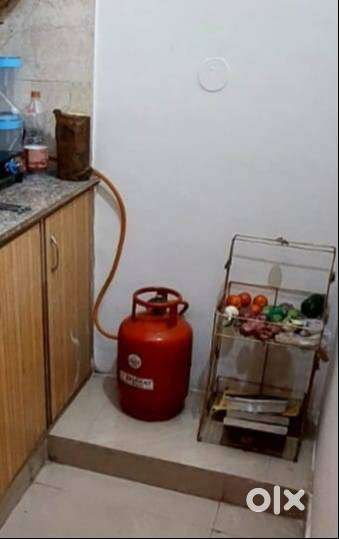 Two Months Old 5 Kg  Gas Cylinder  along with Additions