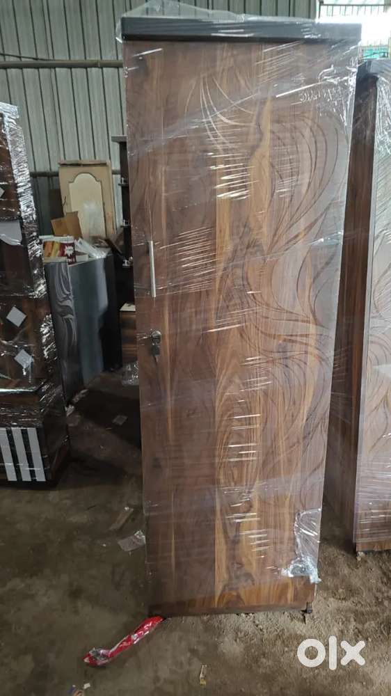 Single door wardrobe