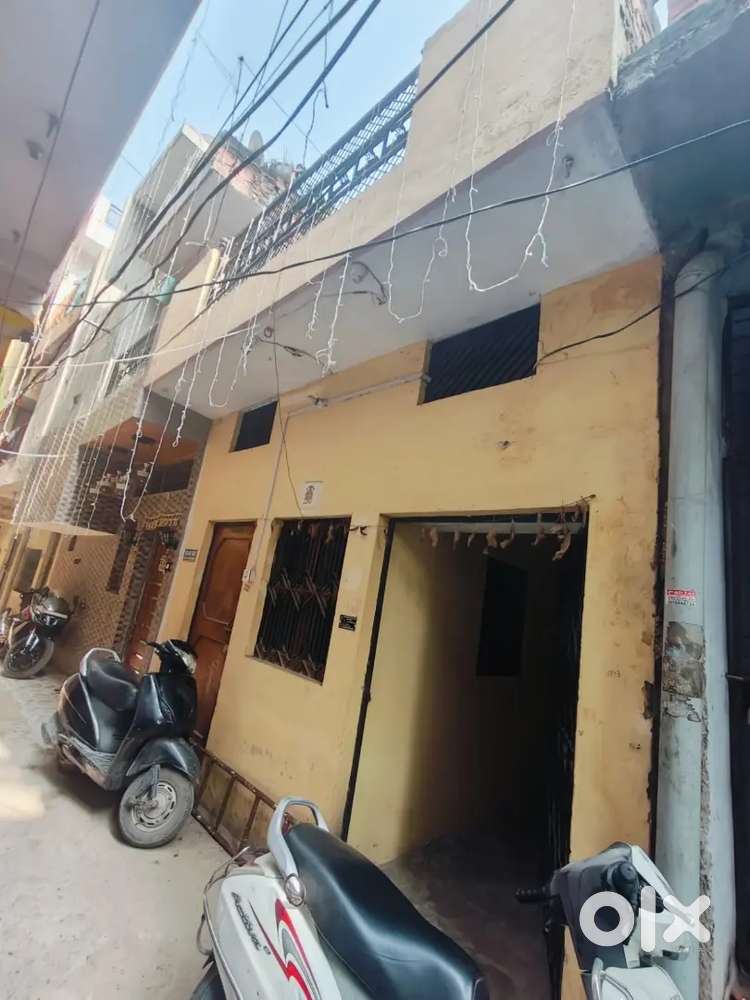 Free hold old house in prime location