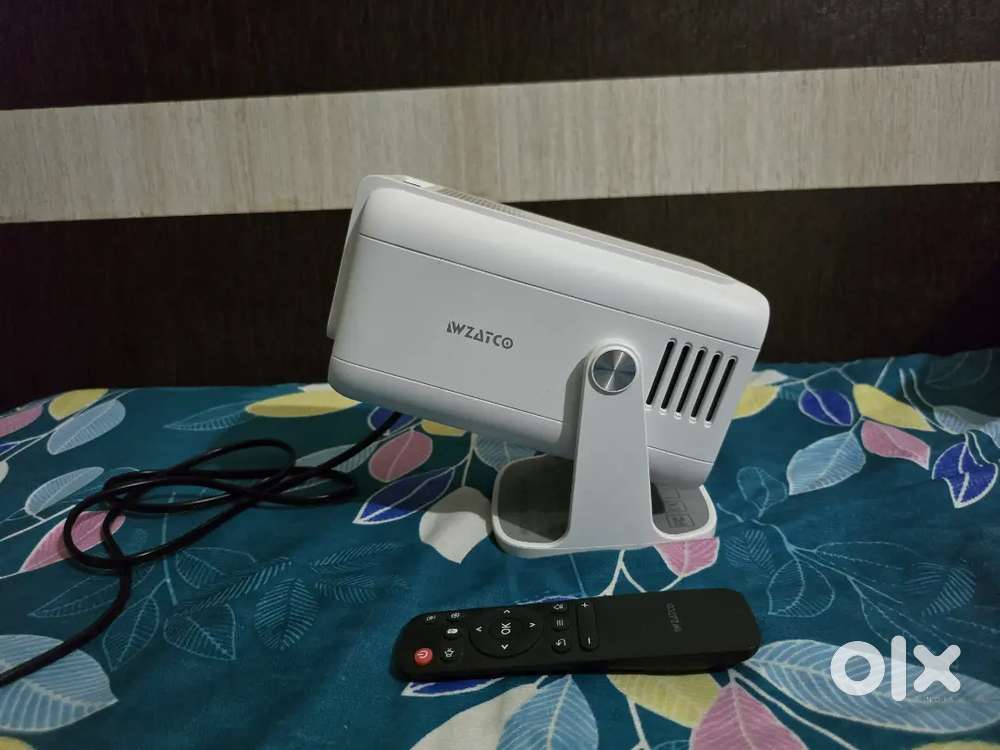Projector: Yuva Go Pro with Box