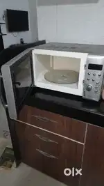 Microwave cooker IFB