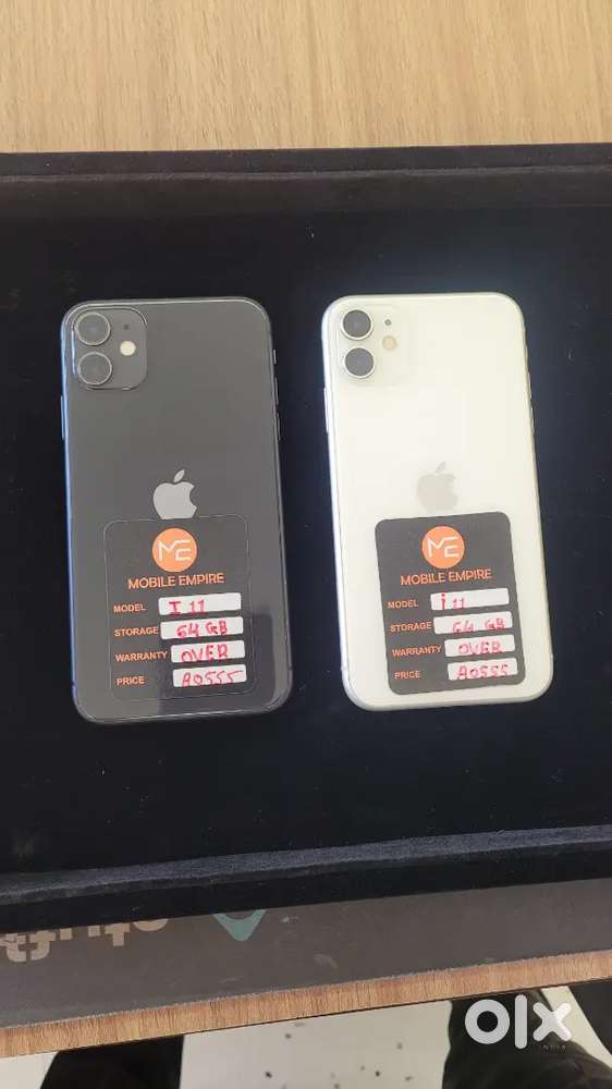 I phone 11 64Gb black and white