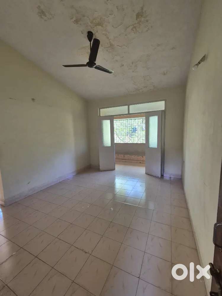 2bhk unfurnished Urgent Sale