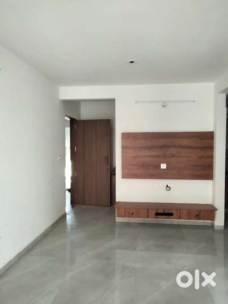 NEW UN USED FLAT FIX COUPBOARD NEAR PALANPUR CENAL ROAD SURAT