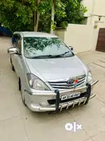 Toyota Innova 2.5 ” V” version 2011 - Model SUV  Showroom Condition