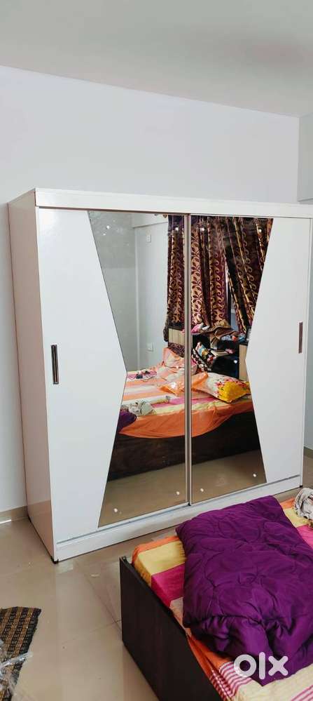 Slidding /Wardrobe Almari