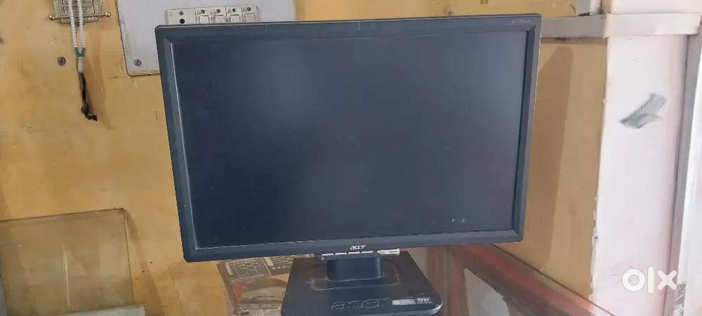 I am selling my 1 year old Computer system...Urgent