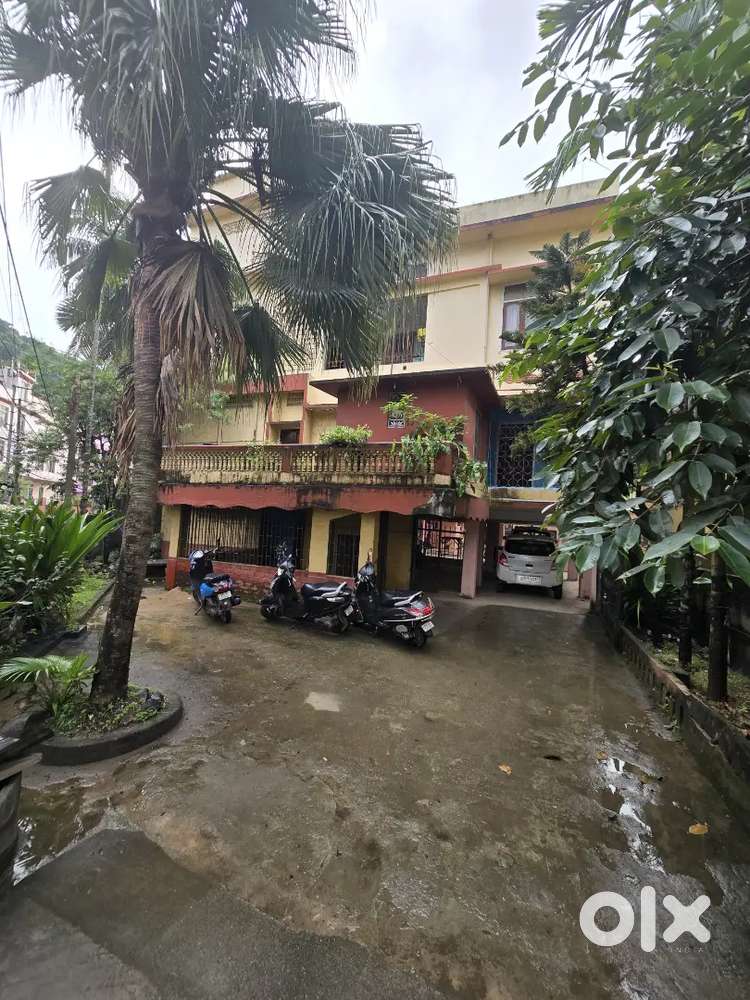 2 BHK 1st Floor available in Bhutnath Road