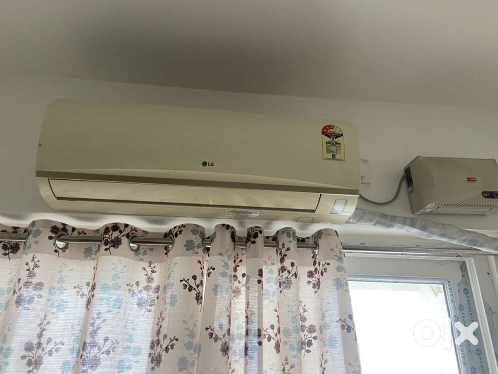 Lg 1 ton Ac for sale good condition cool ac
