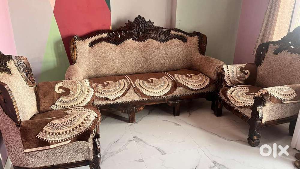 5/7 seater royal sofa set  with table