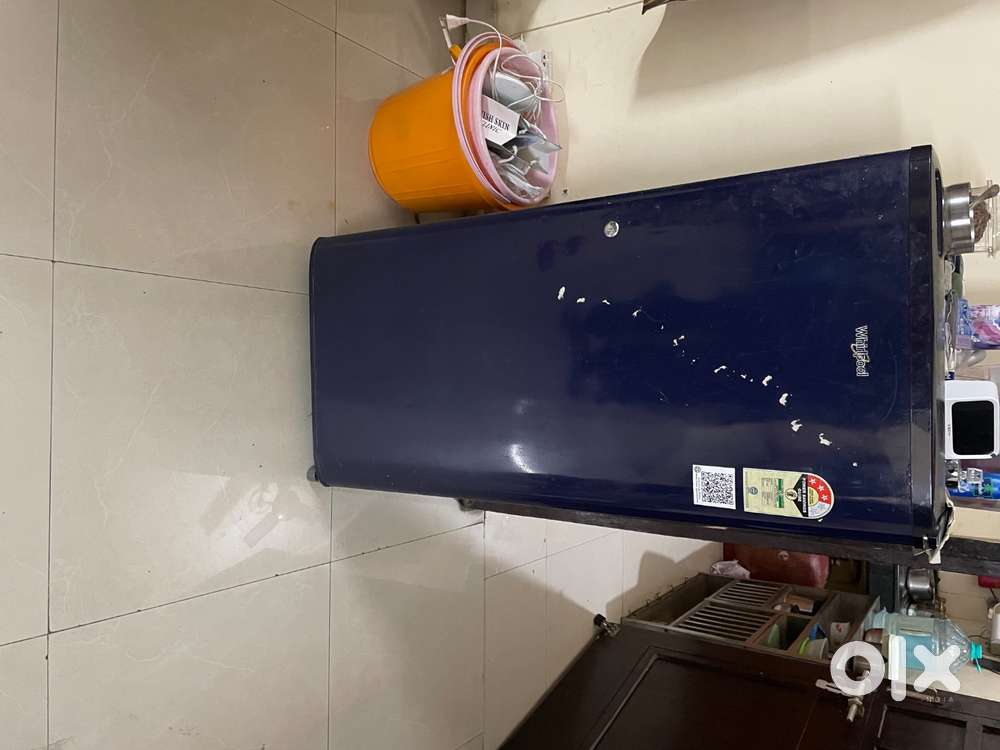 Whirlpool 190 litre fridge freezer