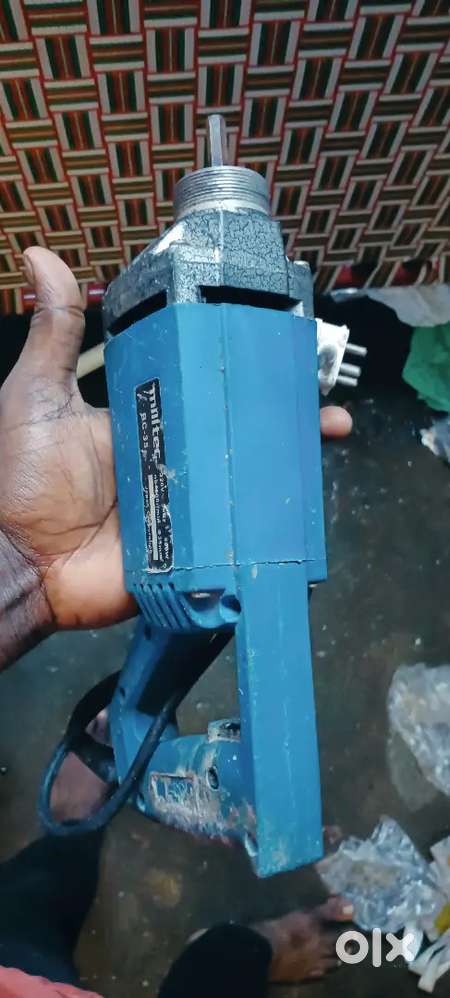 New and less used concrete vibrater mechine