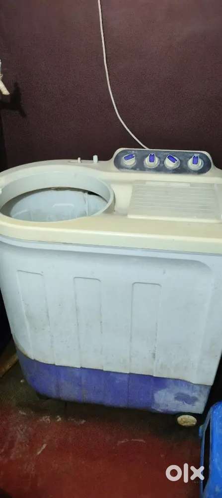 Washing machine in running condition both wash and dryer