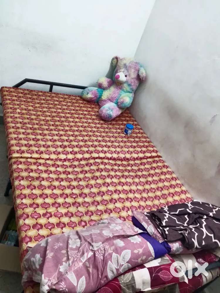 Folding bed