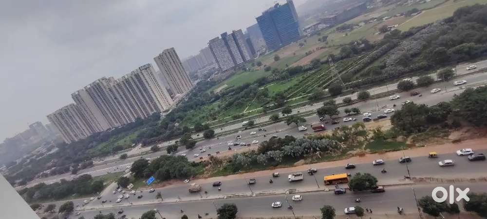 GAUR CITY MALL GREATER NOIDA