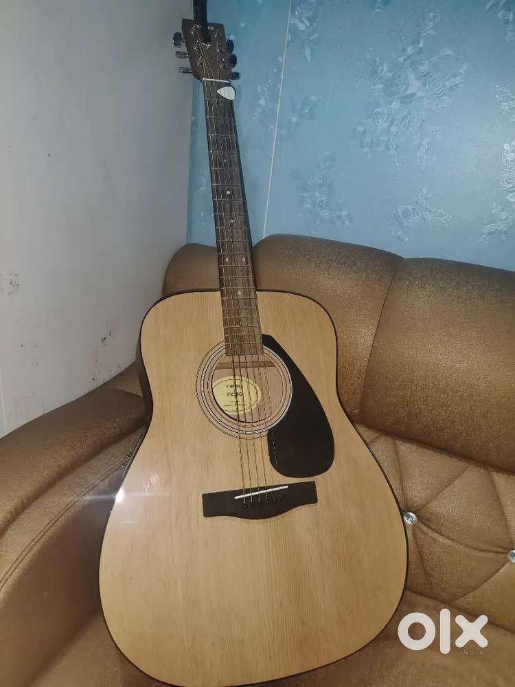 Yamaha fx280 semi acoustic Guitar