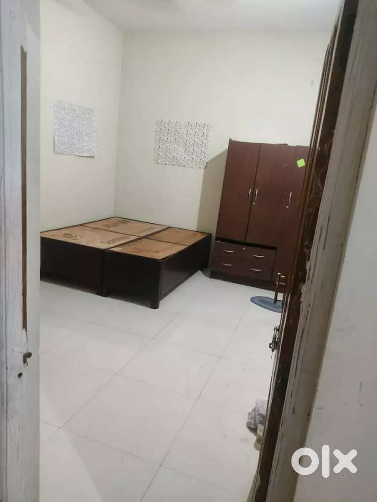 Good ventilated East facing Rooms Only for girls in south.civil lines