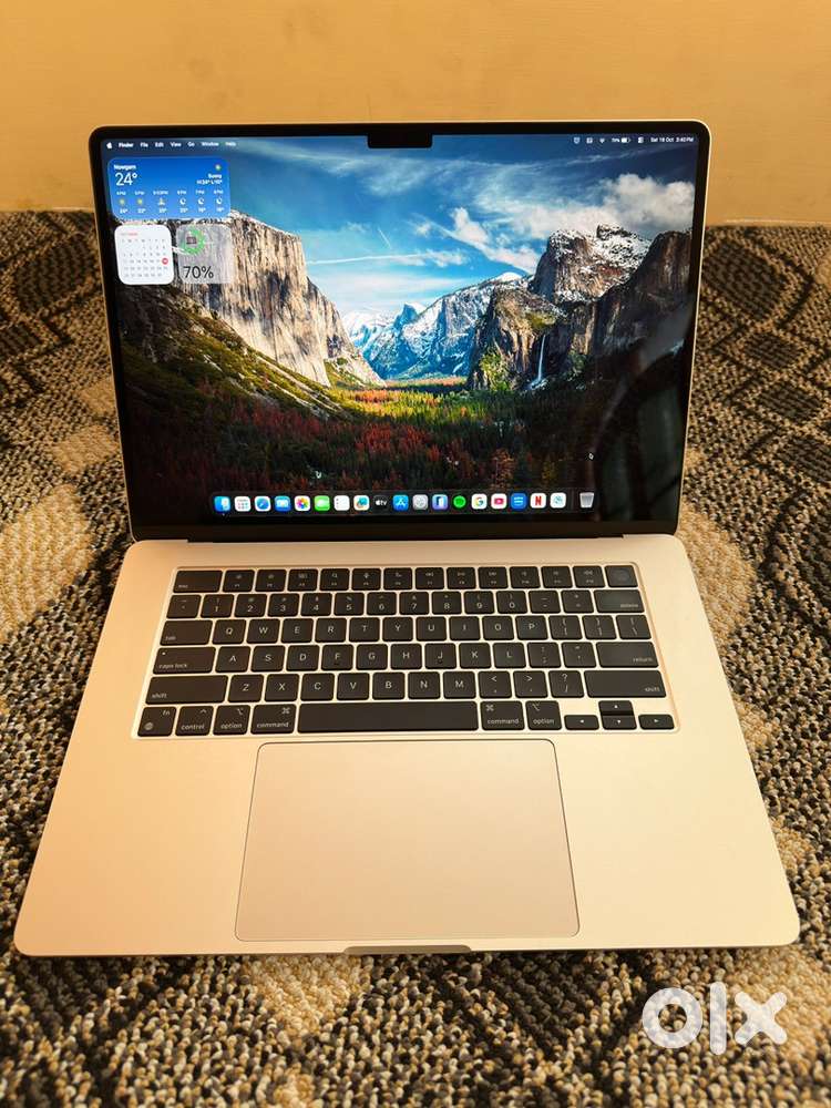 Apple MacBook M2 2023 model