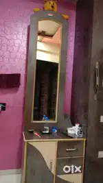 Good condition dressing table