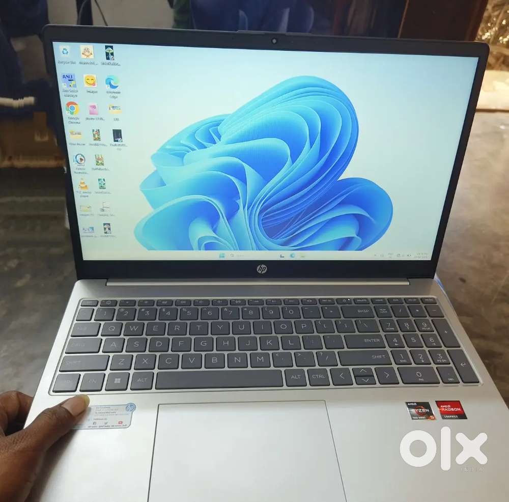 HP Ryzen 5 16gb ram 512