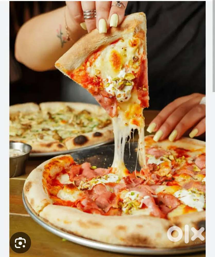 Looking for pizza makers