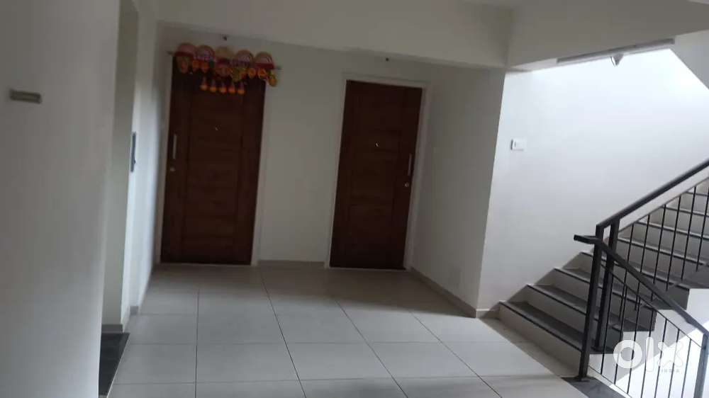 रंकाळा स्टॅन्ड जवळ नवीन मोठा 2bhk flat rent ne dene