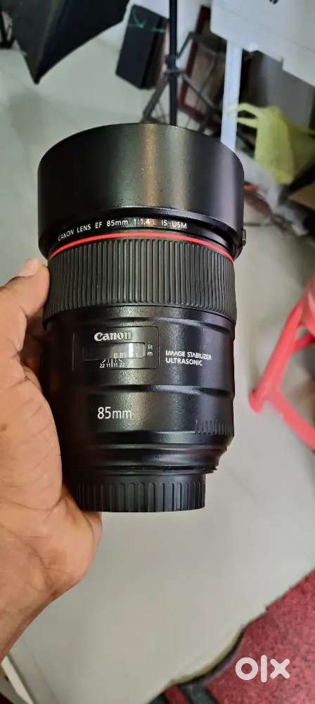 Canon 85mm 1-4 lens