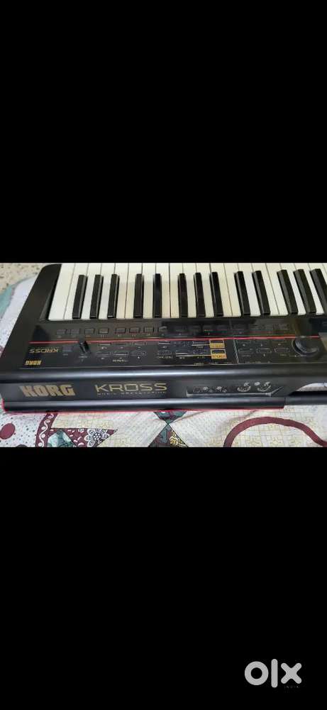 Korg kross 1 61 keys synth